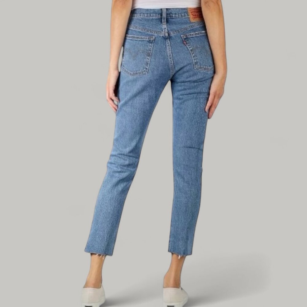 Levi’s Original 501 Distressed Skinny Ankle Jeans in Salsa Sugar